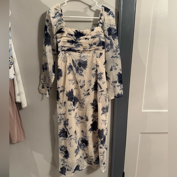 Abercrombie & Fitch Dresses & Skirts - Abercrombie chiffon dress size small